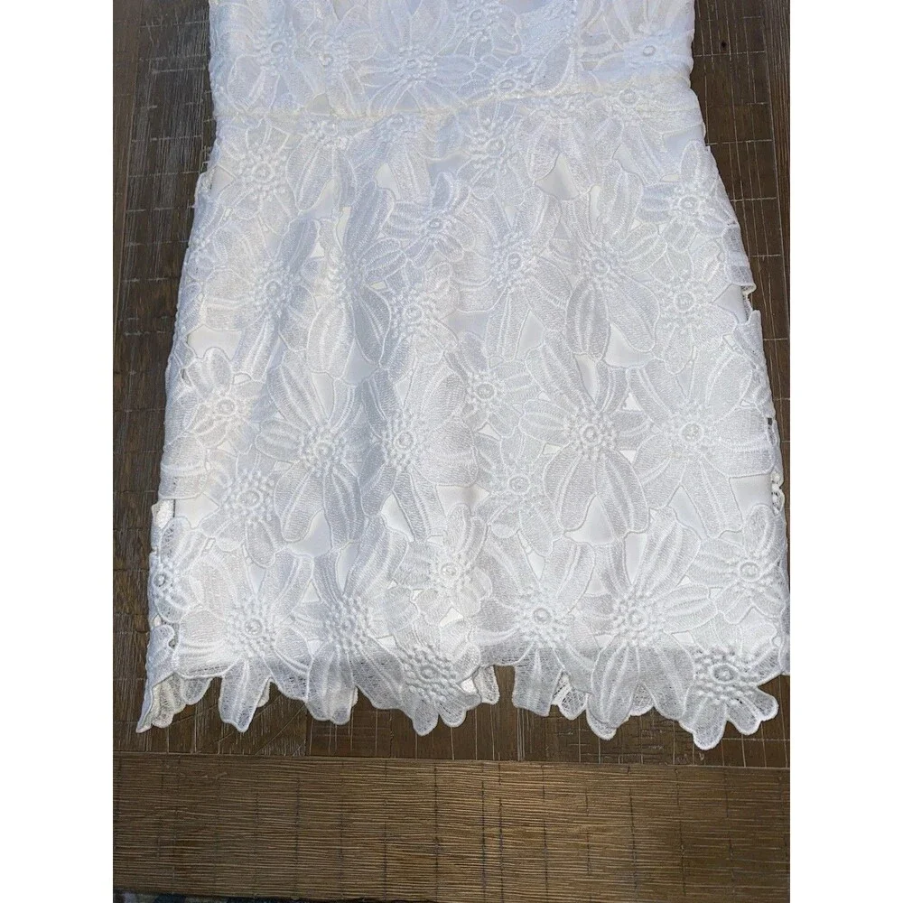 ASTR THE LABEL White Floral Lace Mini Dress Scalloped Hem Bridal Shower Large